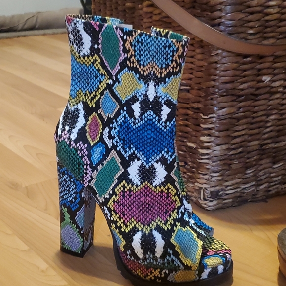 Amsale Shoes - Leopard booties